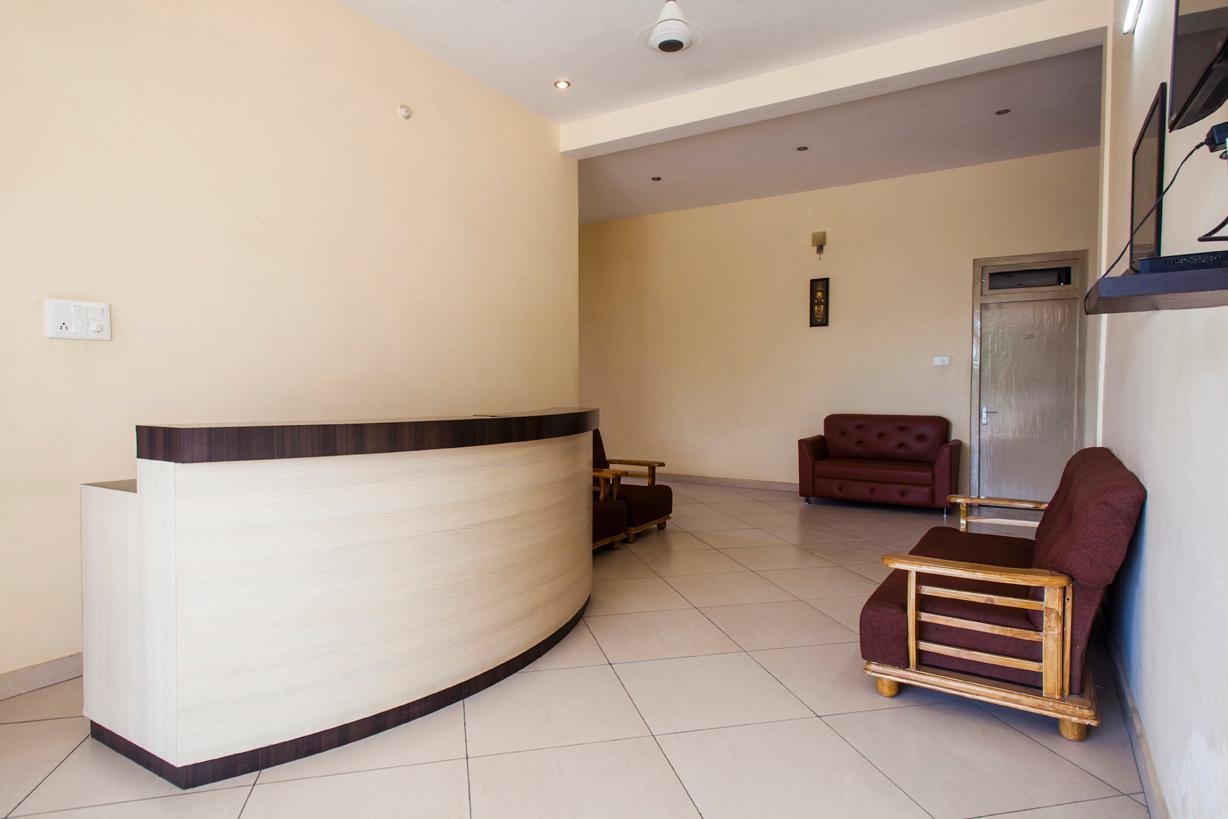 Ramprastha Hotel Ayodhya Екстер'єр фото