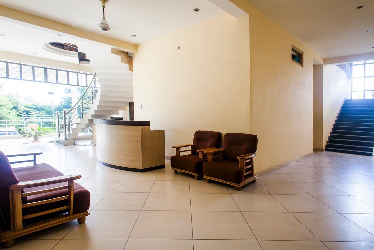 Ramprastha Hotel Ayodhya Екстер'єр фото